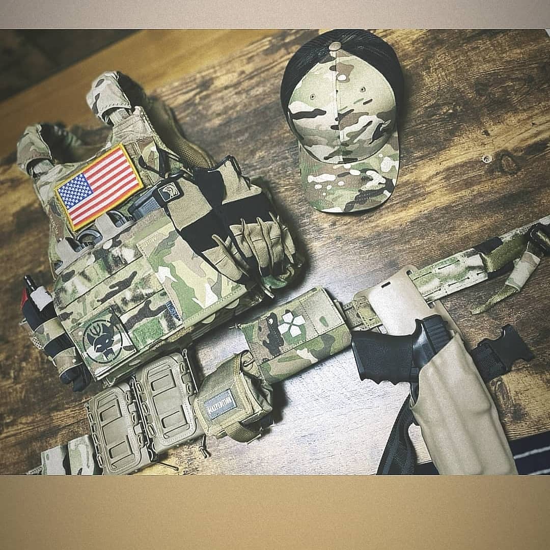 seal teamのclayの装備を参考に Velocitysystemsのscarabを 組んでみ