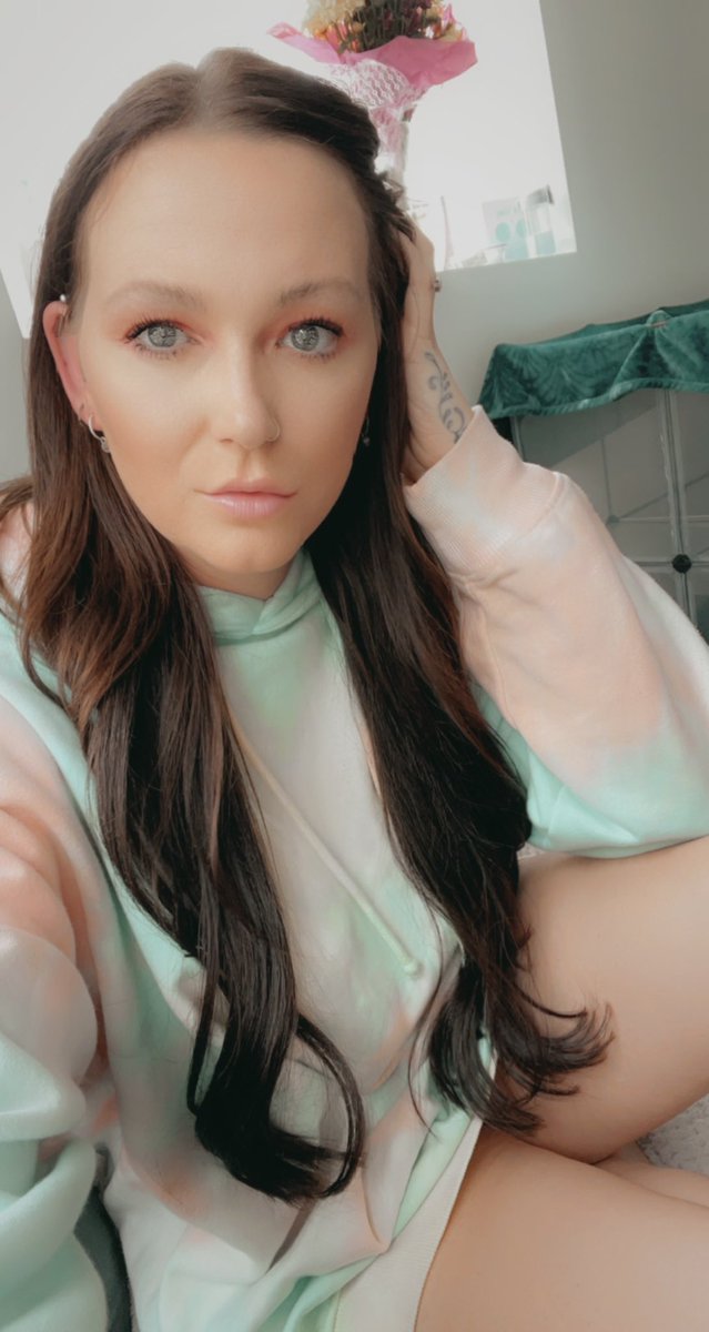 nicbic1989's tweet photo. No matter how shit you feel you just have to get up and make an effort to make yourself feel and think better #MentalHealthMatter#itsoktonotbeok#speakup https://t.co/jdkKNbfYF6