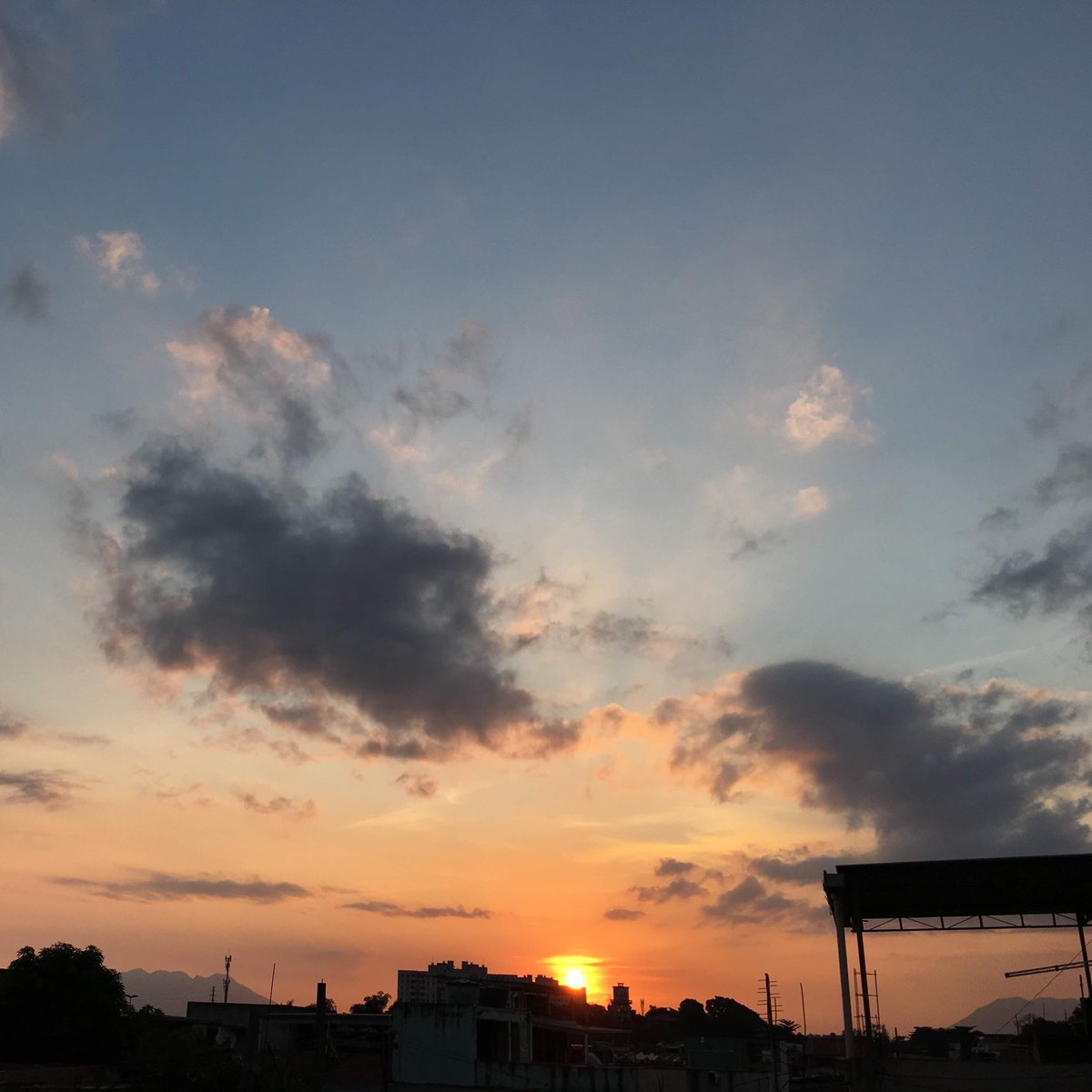 𝒎𝒐𝒐𝒅𝒆𝒍𝒊𝒄𝒂𝒕𝒆 tweet media