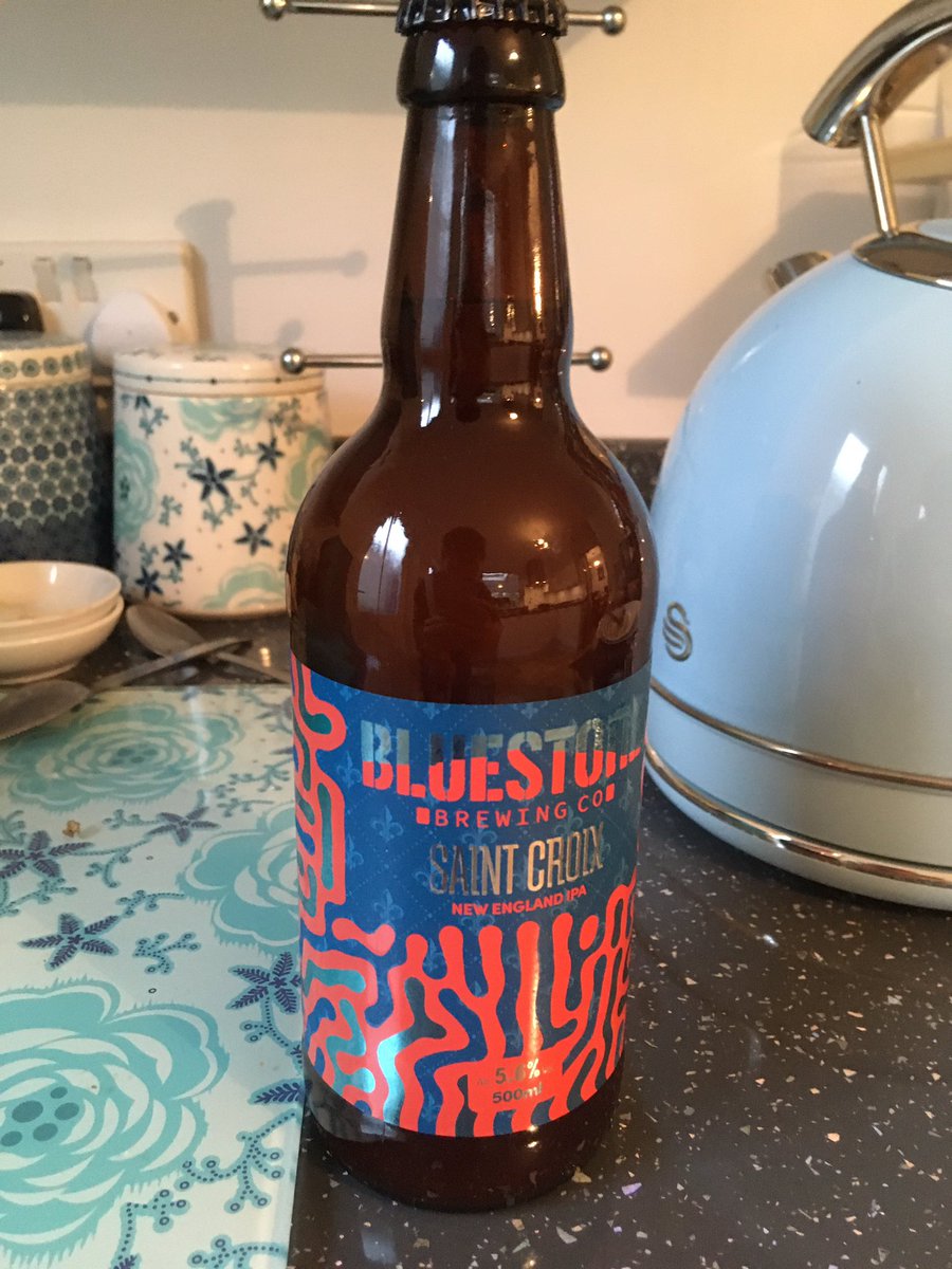 ServiliusPulex's tweet photo. Looking for a beer to enjoy on this sunny bank holiday weekend? I’d definitely recommend these two from @BluestoneAles very refreshing indeed! 😎🍻☀️ #greatbeer #beer #wales #bluestonebrewing https://t.co/Y9h9LWSCxZ