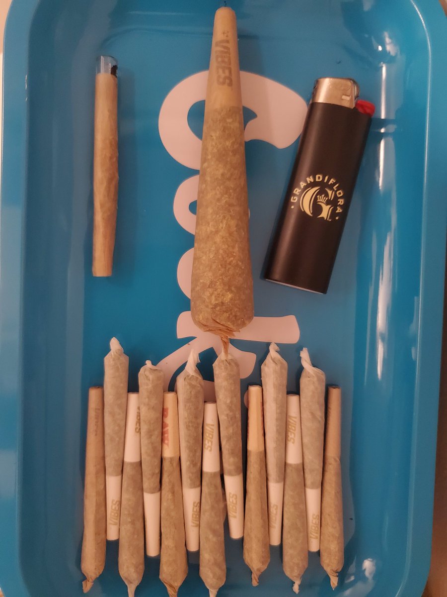 jfire088's tweet photo. HAPPY BIRTHDAY @djEFN 
(This is how a Smoke Champ does it) https://t.co/Ah18ghD2Cr