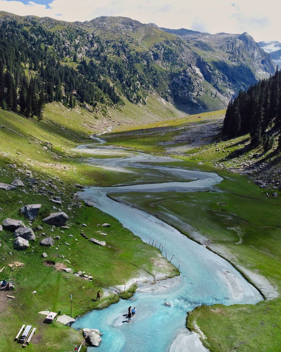 IndusTourism's tweet photo. Kund Banda, Kumrat Valley 😍��️⠀
⠀
Photo: Farooq Umer Seeru
#jazbanda #kumratvalley #pakistan #BeautifulPakistan #Travel #traveltheworld #indus #tourism #industourism #trending  #VisitPakistan #visit #explore https://t.co/4vYXzDDSWp