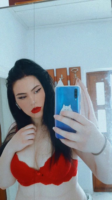 Hey do you really want to know more about me? 😏🔥🔥🔥 Come to my account now to see something crazy 😍😍🔥🔥 See<a href="/tag/model"class="tags"><span>#model</span></a><a href="/tag/photo"class="tags"><span>#photo</span></a><a href="/tag/carat"class="tags"><span>#carat</span></a><a href="/tag/romania"class="tags"><span>#romania</span></a><a href="/tag/screenshotsaturday"class="tags"><span>#screenshotsaturday</span></a>