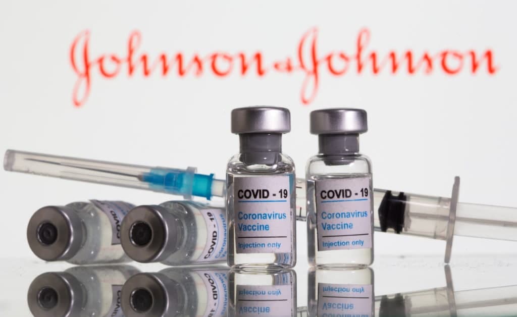 Американская вакцина. Вакцина Johnson & Johnson против Covid-19. Johnson Johnson вакцина от коронавируса. Вакцина Джонсон и Джонсон от коронавируса.