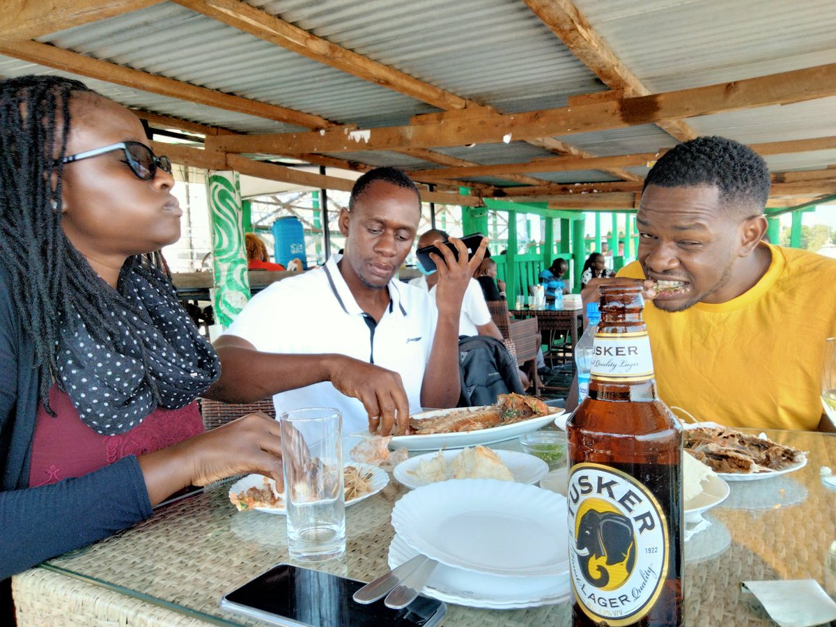 vivian_kobe's tweet photo. @tembeakisumu @laurajeanlouis_ @IngoAdventures @tembeasiaya @PreetieJules Most delicious #Fishplace in #kisumucity with a #view to match!! Eish...#kisumudala. cc @sellahonly; @jackjared2003 you missed😂😂😅😅 https://t.co/DphbBrqwyr