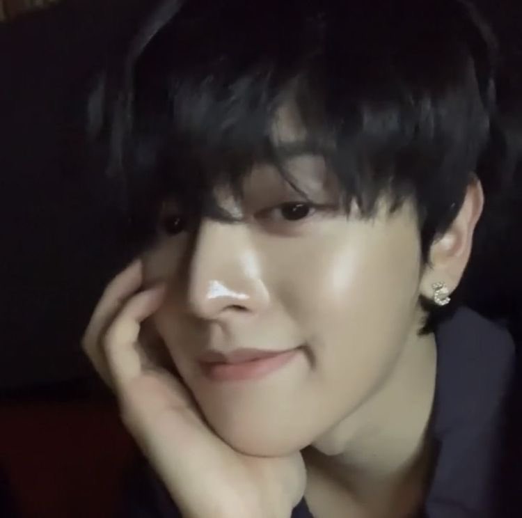 Until twitter fixes its shit... This guard dog says ily <3