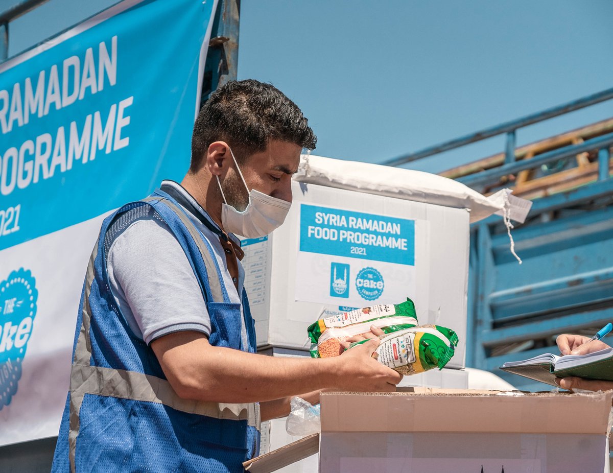 IslamicRelief's tweet photo. Your Ramadan food aid reached families in Syria and Syrian refugees in neighboring countries. Thank you for being part of our mission to feed those most in need!
#SyrianRefugees #Syria #RamadanFoodBox https://t.co/CfBO4UUi3e