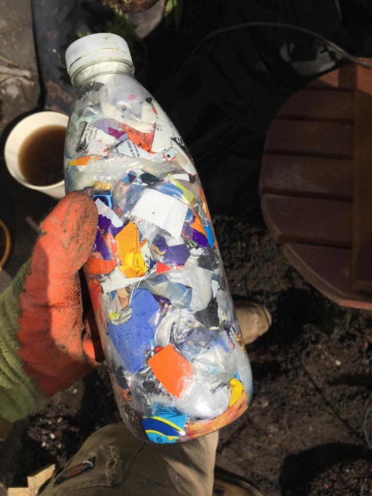 secretgardenweb's tweet photo. Today we're constructing a raised bed using #ecobricks within the mass of the structure to use less concrete. A good way to reuse plastic! https://t.co/jhFC8BlgRp