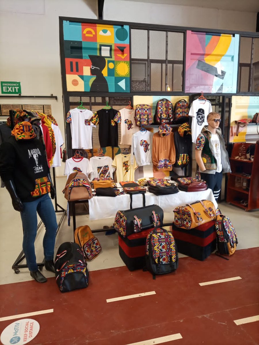 nvsvwvli's tweet photo. if you're at @motivomwoleso's #omwolesoitsavibe event at motiv. be sure to checkout the uwear stall. they got these amazing textile and leather products. you won't regret it. https://t.co/6KRkdZcCY9