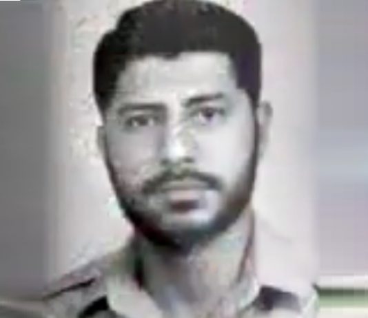 Lieutenant Colonel Amer Baig Mirza martyred in a terrorist attack on 27 May 2009 - His Brother Major Umar Baig Mirza, martyred in a helicopter crash while performing rescue operations on 15 October 2005. shaheeds are Brother of Lt Gen (R) Shahid Baig Mirza Ex Corps Comd Karachi https://t.co/XzRg8fM08M