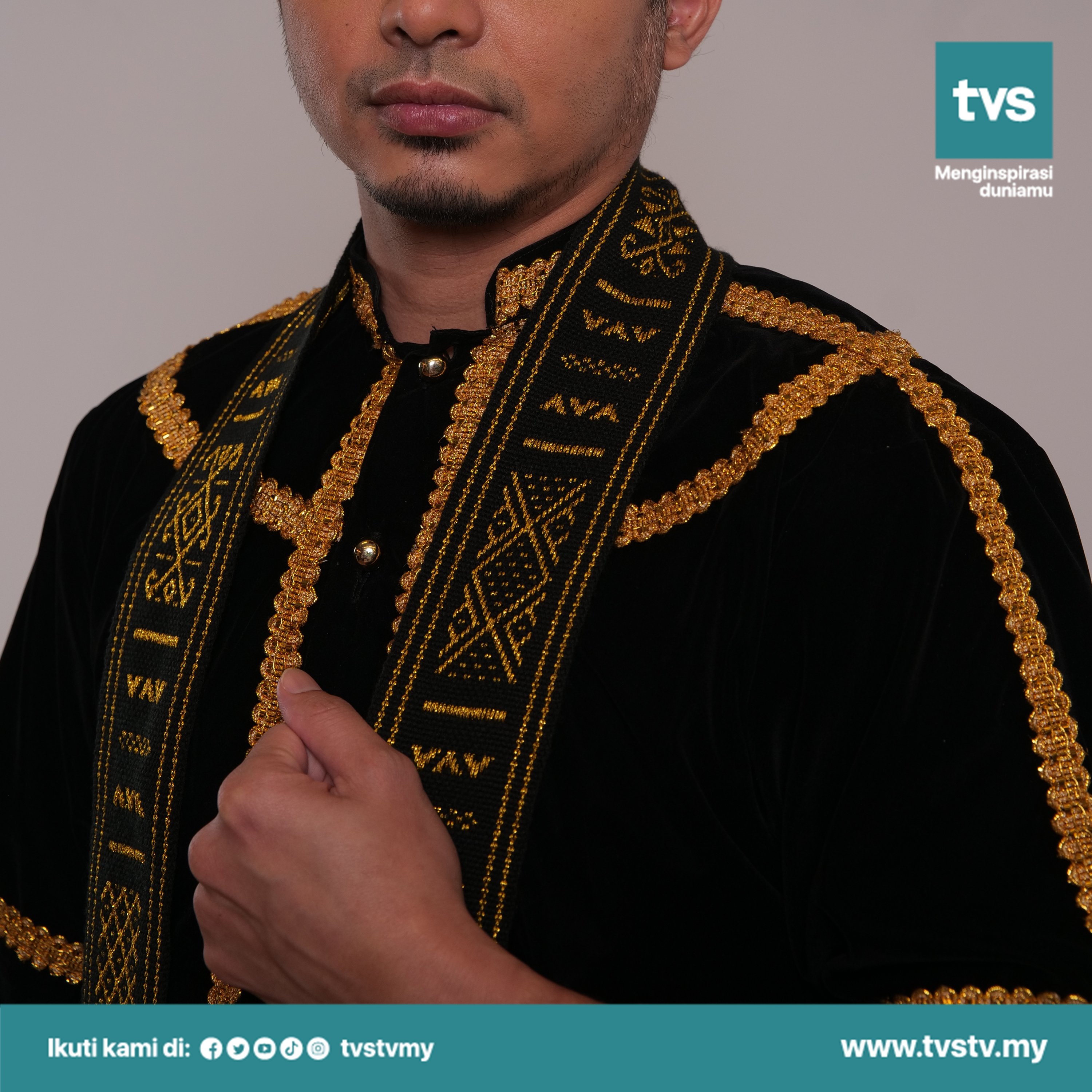 TVS on X The top and trousers of Kadazan Penampang men may look similar to other traditional costumes from other districts in Sabah but what differentiates this costume from those from other