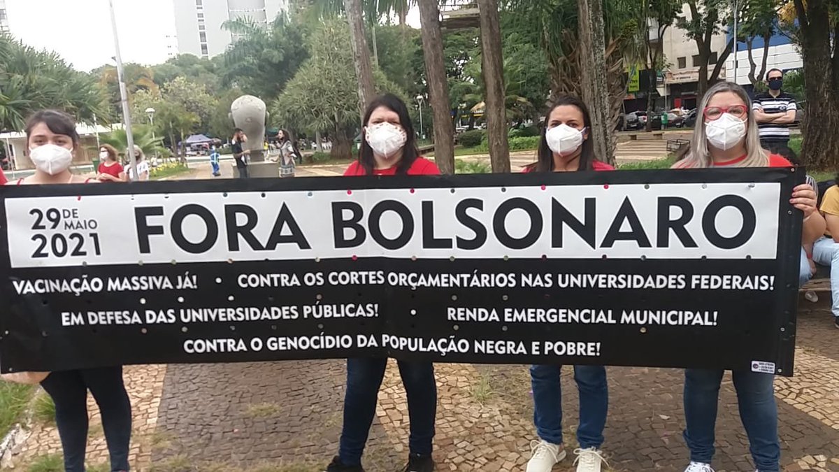 J_LIVRES's tweet photo. VACINAÇÃO MASSIVA Já! #29MForaBolsonaro https://t.co/6LN9HltdAg
