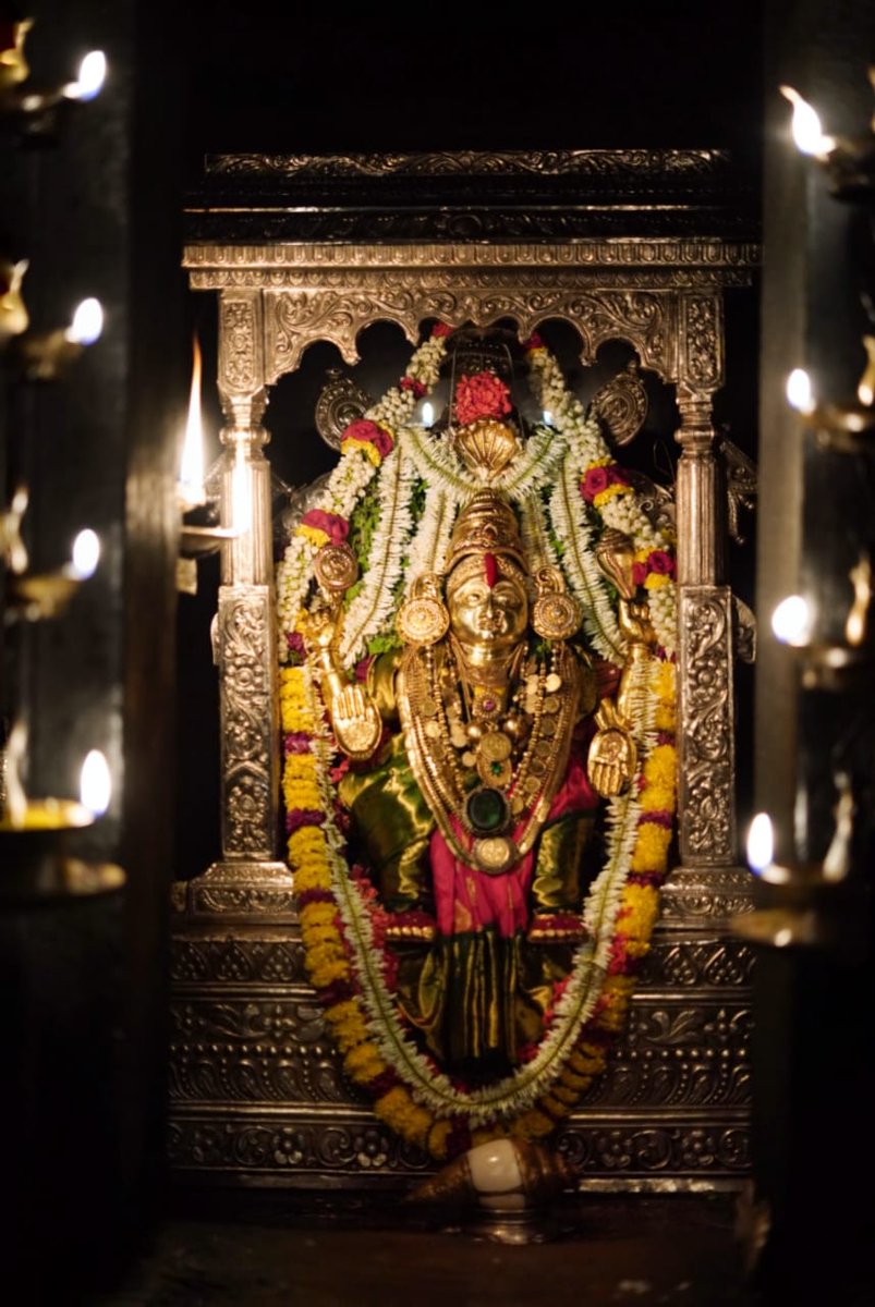 KateelShri's tweet photo. ಕಟೀಲು ಶ್ರೀದ��ರ್ಗಾಪರಮೇಶ್ವರಿ ಅಮ್ಮನವರ ಇವತ್ತಿನ ಸಾಯಂಕಾಲದ  ಅಲಂಕಾರ 29-05-2021 https://t.co/pzajZ1U5Hv