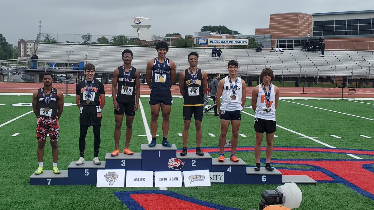 PennTrackXC's tweet photo. Medalists of the 2021 PIAA AAA Boys 200m Dash! #PIAAStates https://t.co/vqYgqcfvyr