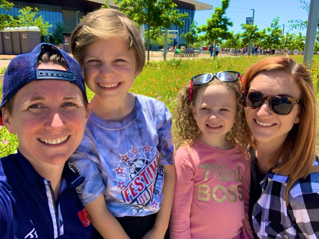 rennickteach's tweet photo. #OKCliving today!
☑️Farmer’s Market @ScissortailPark
☑️@rollingcafeok out at @BleuGarten
•
Living it up in this beautiful weather before the kiddos head down to FL to hangout with the other half of our awesome coparenting team for the summer!
•
#coparentingwin https://t.co/eYwMiycL7n