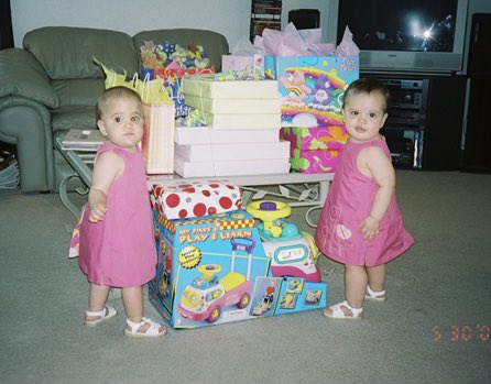 Happy 18th to the coolest twins I know.  🎁🎁