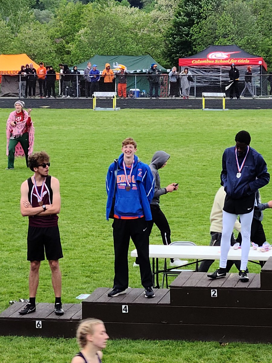 chargertrack17's tweet photo. Congratulations to Caleb Bell placing 4th at the regional meet and qualifying for next weeks state meet. 
#chargerpride https://t.co/KStOzhaFWX