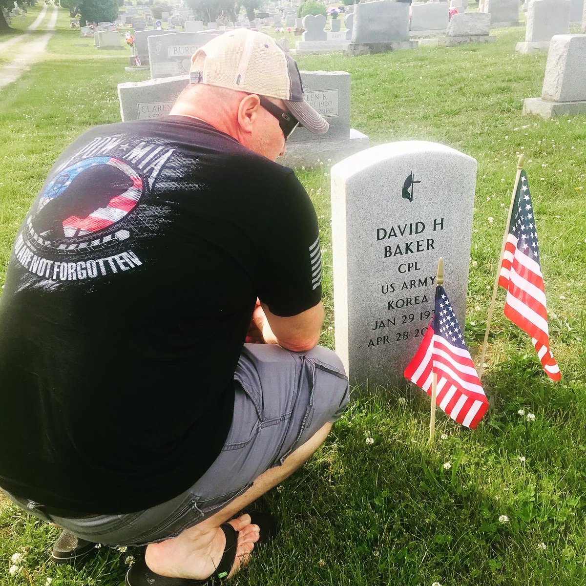 rekabnek's tweet photo. Enjoy your gift this weekend…some gave all! Semper Fi #MemorialDayWeekend #FreedomIsntFree #somegaveall https://t.co/Wzf9ShhHxN