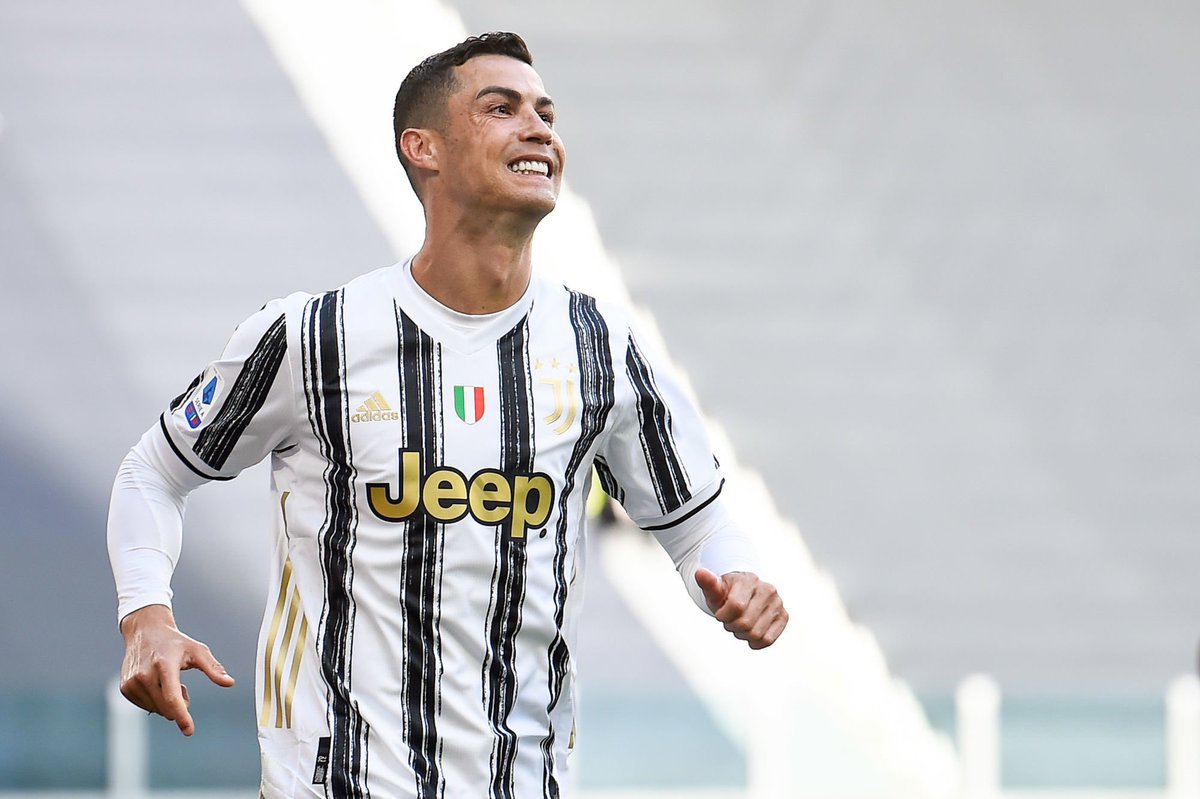 DeadlineDayLive's tweet photo. Cristiano Ronaldo's priority this summer is to re-join Manchester United. Allegri doesn't want him to stay at Juventus but he's yet to receive any offers. 

(Source: Cadena SER) https://t.co/0n4baz3mzM