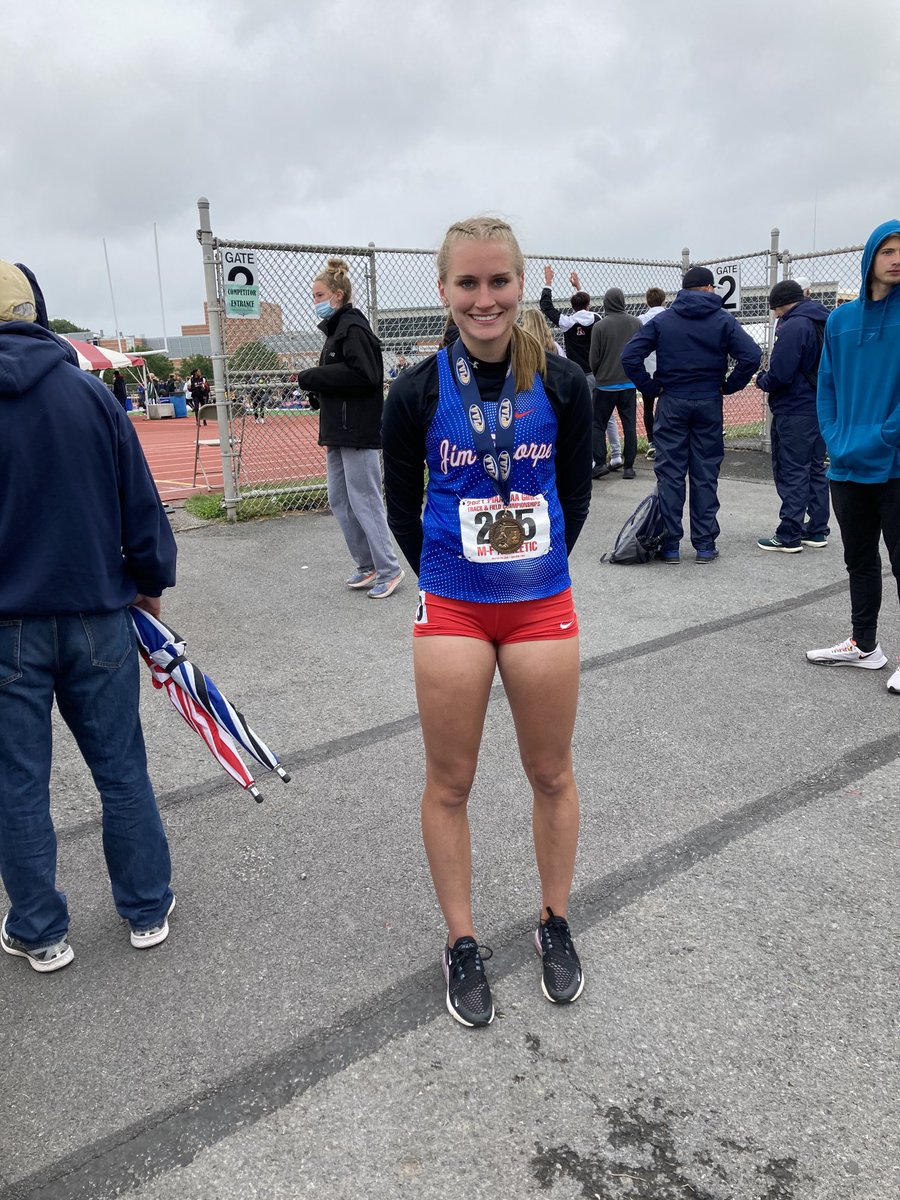 jttrackcoach's tweet photo. Second medal of the day! Congrats to ⁦@LydiaWallace_17⁩ for earning second career state medal in the 300 hurdles https://t.co/ZhPmLGx36C