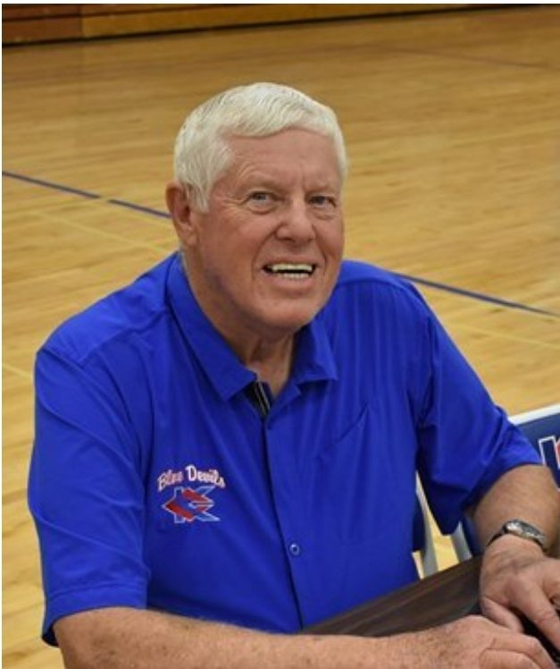 KCKCC Women's Soccer (@bluedevil_wsoc) on Twitter photo Special Shoutout to KCKCC Public Information Supervisor Alan Hoskins! A KCKCC Hall of Fame member & local media icon, Alan has provided 30+ yrs of great coverage of BlueDevil sports including <a href="/bluedevil_wsoc/">KCKCC Women's Soccer</a>! THANKS Alan! Pics: PreNationalTourney practice & Team Pic w/Alan! Special Shoutout to KCKCC Public Information Supervisor Alan Hoskins! A KCKCC Hall of Fame member & local media icon, Alan has provided 30+ yrs of great coverage of BlueDevil sports including <a href="/bluedevil_wsoc/">KCKCC Women's Soccer</a>! THANKS Alan! Pics: PreNationalTourney practice & Team Pic w/Alan!
