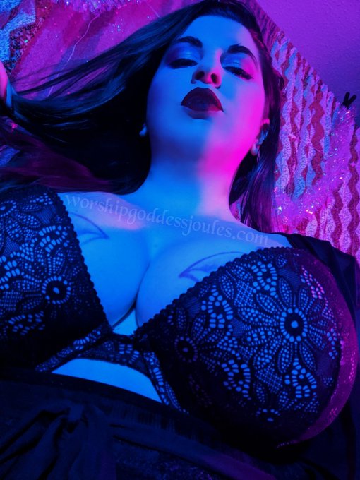 Have you tributed your Goddess today? https://t.co/Rox2vq0FYx