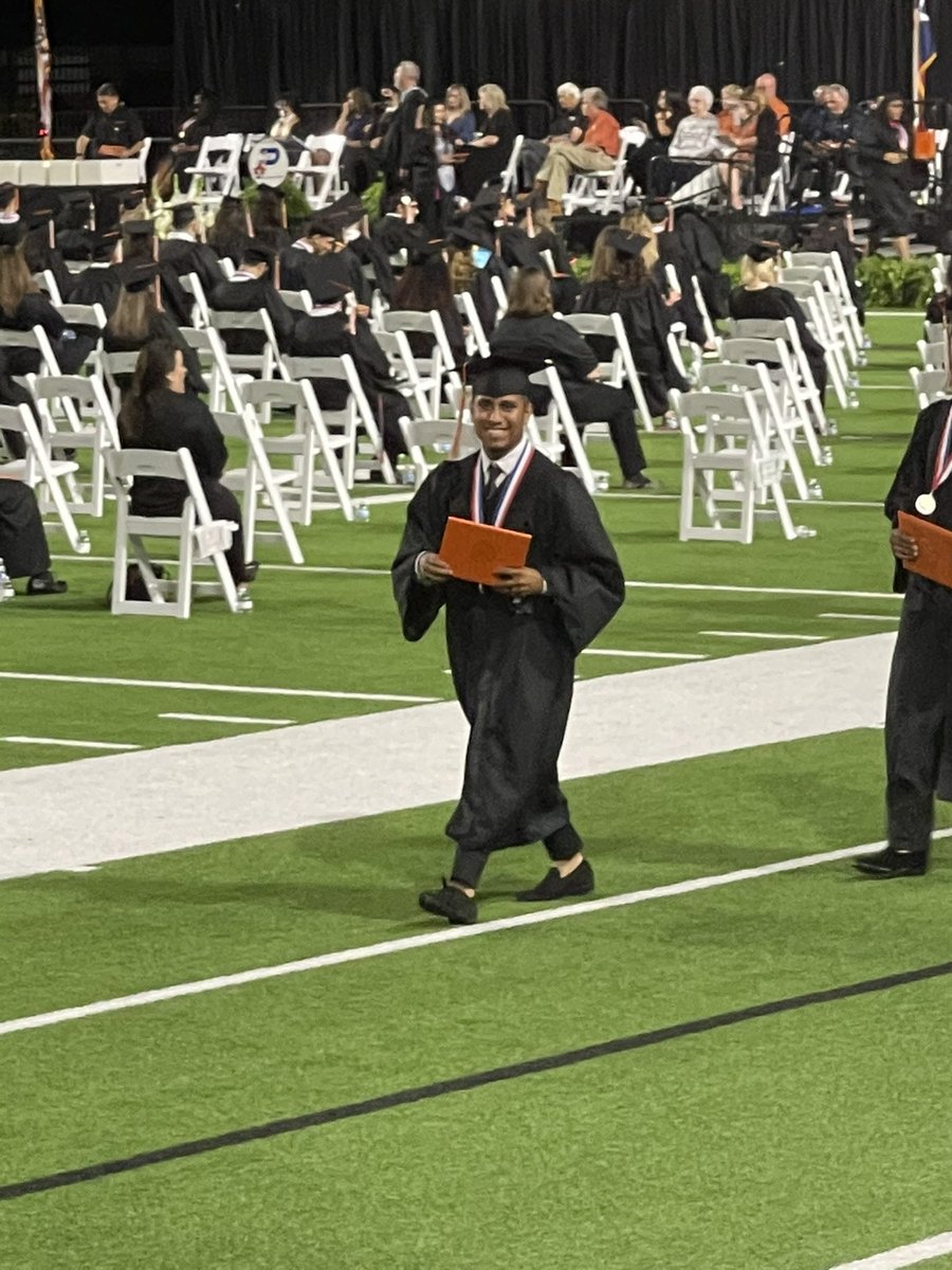 tristan_soria's tweet photo. We made it!!! C/o21 https://t.co/WSB8kksQP9