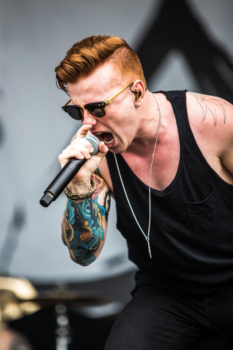 FromAshestoNew's tweet photo. Retweet if @TheDannyCase should scream more on new FATN tracks https://t.co/MyFBTBjG3T