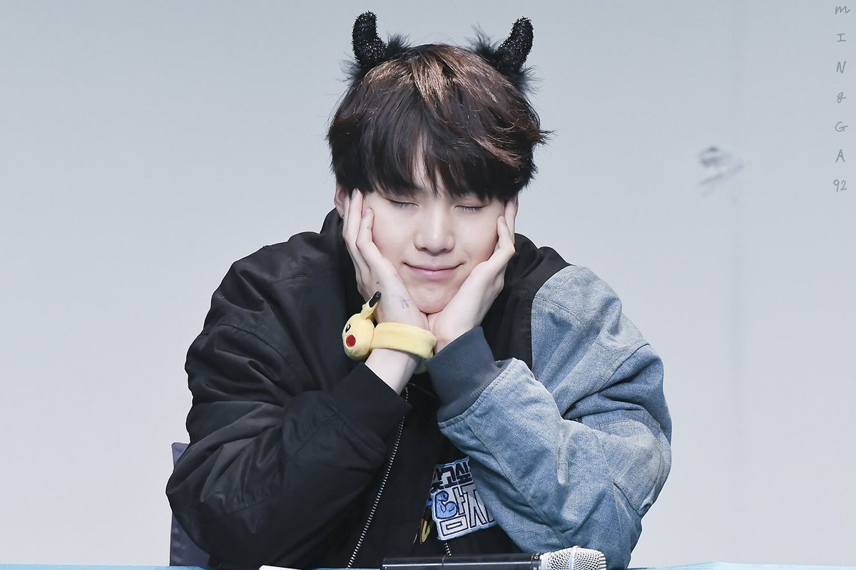 __l__i______n's tweet photo. 💖犀牛ㄉ書單—同SIN戀是個網羅 🖤 內含大量珍糖及少數其他西批 希望大家愉快享用🥰

Cr. mingga92 https://t.co/ssgwUGdVHD
