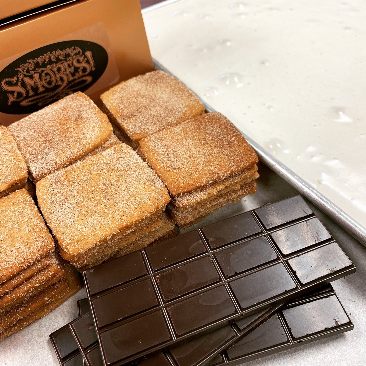 TeaseChocolates's tweet photo. Memorial Day weekend = S'mores! Veterans &amp; active duty service members ALWAYS get a discount at Tease. #teasechocolates #smores #memorialdayweekend2021 https://t.co/sLUyipbcE8