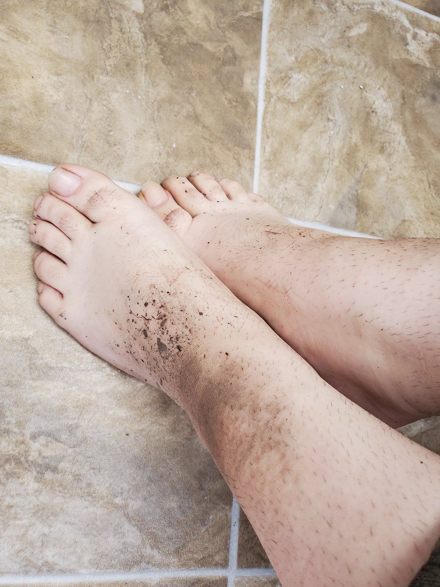 PrincexVault's tweet photo. Did some more work in the garden today 🌱
#feetpics #feet https://t.co/d3QUZBdjbl