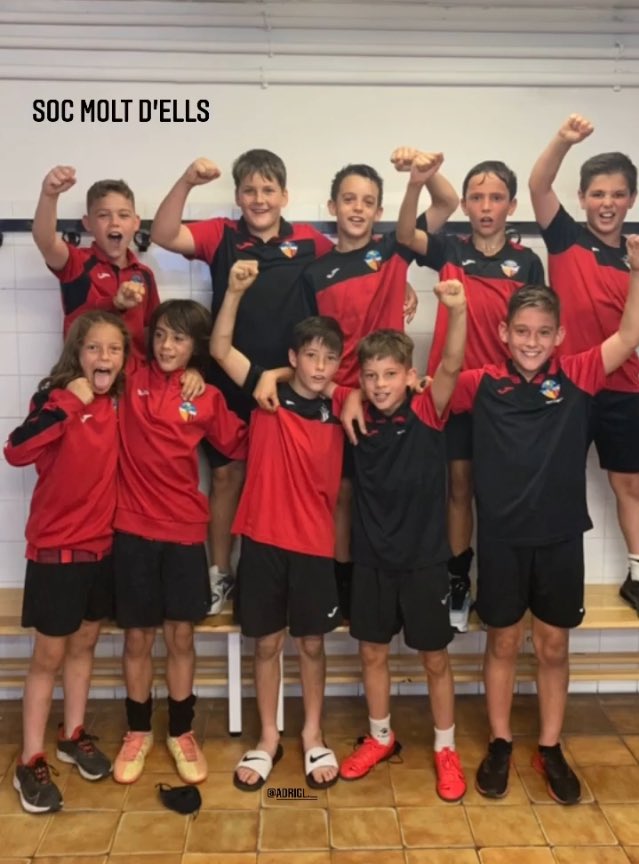 jordisarda13's tweet photo. Granollers 3
Sant Cugat 5
+3 💪🏻⚽️🧤
#Futbol #Futbol7 #Alevi #AleviC #Porter #goalkeeper https://t.co/40Z6yb0qA5
