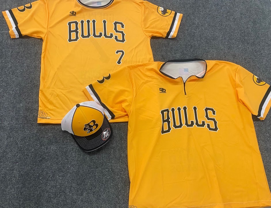 DO_Apparel_'s tweet image. Michigan Bulls rocking the custom jerseys, jackets and hats to represent their sponsor, Buffalo Wild Wings! 

#LookGoodPlayGood 
#MichiganMade 
#MadeInTheUSA