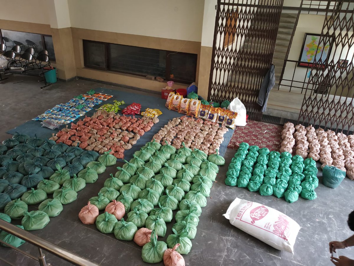 vikas_pandita's tweet photo. Contributing a bit from our end for the relief of covid hit families. @_Suraj_koul @ktnkshp @Vikasbadhoria @hello_anshul @_NSSIndia @KirenRijiju @DrJitendraSingh @ShreySethi11 @dcjammuofficial @SydMannanHaider @JmuKmrPolice @AnupamPKher @DailyExcelsior1 @PTI_News @ANI https://t.co/jGCQVXHFGN