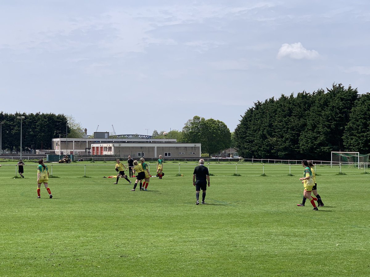 BodminGirlsFC's tweet photo. Final U16s away game, a competitive game 🆚 Signal Box in glorious ☀️😎 

1-0 down @ HT, pulling it back for a 2-1 win, even having the luxury of a skied pen too😅. And last obligatory 🍔 on the way home 

Last home game in a fortnight 🆚 @AFCDevonport to round things off nicely https://t.co/tFkC0MUOqm