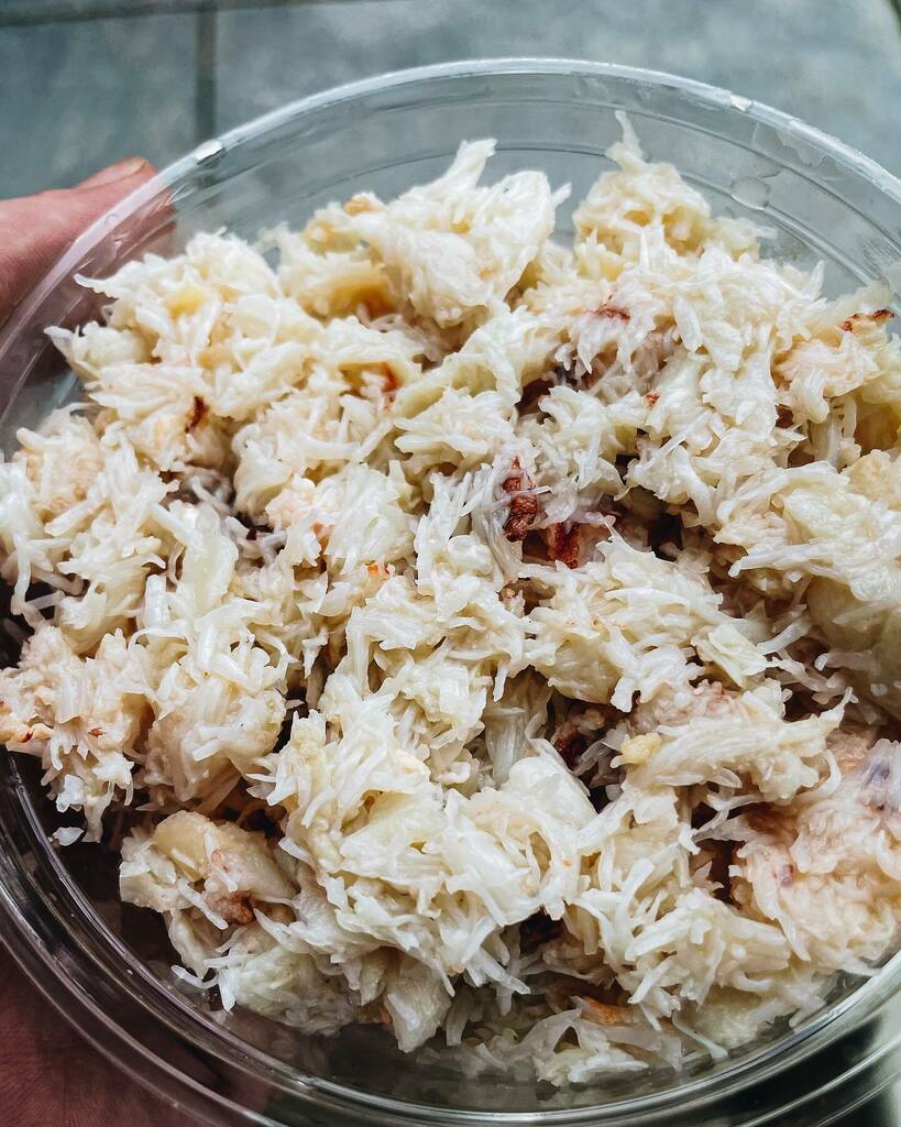 CharlieStein1's tweet image. There’s nothing better than a tub full of delicious crab meat.
.
#padstow #crabmeat #shellfishlover instagr.am/p/CPdcgzvHrWu/