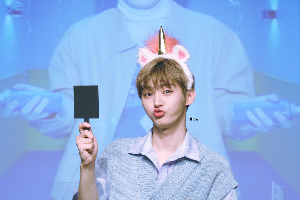 riceroad's tweet photo. 210528 사운드웨이브 일지아트홀 팬싸

🦄🥰💫

#윤지성 #YoonJiSung https://t.co/y65qhENZLH