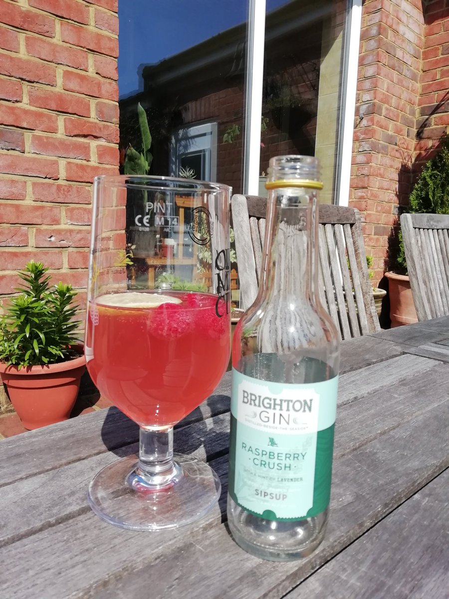JulieRoffABC's tweet photo. A sunny Bank Holiday weekend calls for a @BrightonGin #RaspberryCrush ๐น๐๐ https://t.co/yyaP4Z4tT6