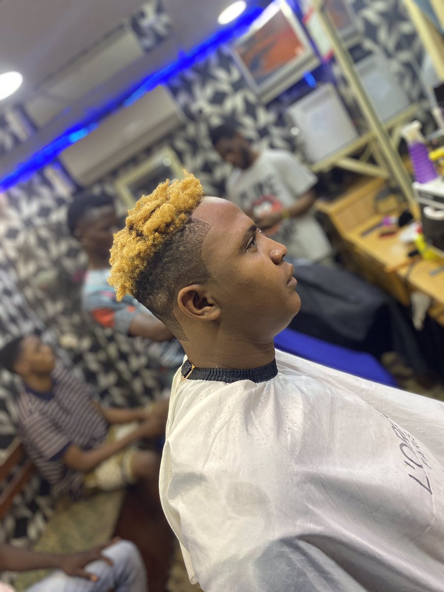 opeshowthebarbe's tweet image. Thank God for this great gift 💝 ,if not,where would I be, normally my parents can not afford me any of those expensive school,due to money issues,but now I’m grateful for where I am today,and Thanks to all my God sent people that has been supporting me, I’m forever loyal ❤️