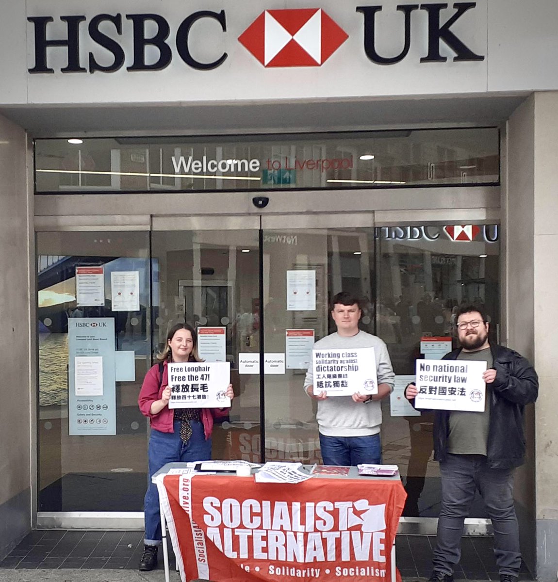 SolidarityHKCN's tweet photo. Today, we protested with @ISA_socialists  against the repression of the CCP regime and for working class solidarity to fight the dictatorship - free 'Long Hair', free the 47!

More protests  will follow in the next days. 

#FREEHK47 #DownwithCCP
#UnionRightChina
#FreeHK https://t.co/wIM8MTORJA