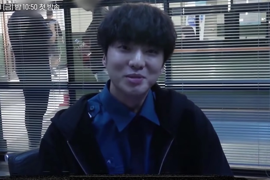 soompi's tweet photo. WATCH: #WINNER’s #KangSeungYoon Shares His Excitement For First Filming Of “Voice 4”
https://t.co/DPJD07dJ6S https://t.co/BIeHDdipaV
