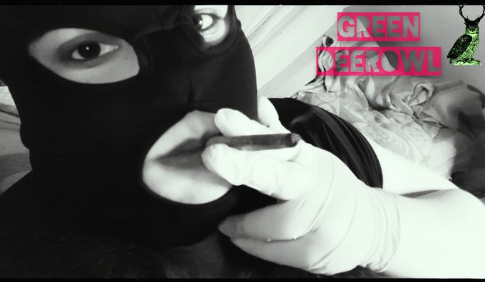 Smoking with my medicinal gloves https://t.co/bnWetTODcW<a href="/tag/xhamster"class="tags"><span>#xhamster</span></a>