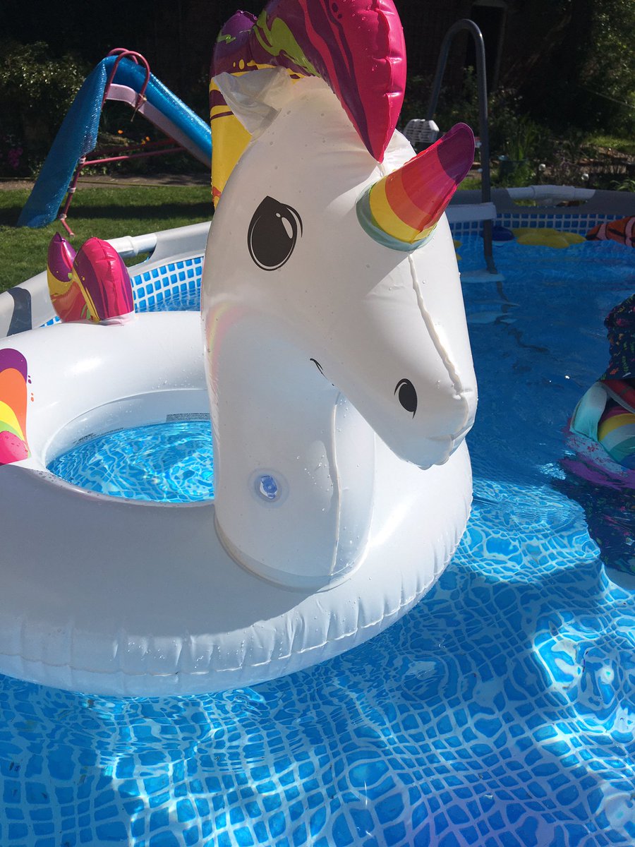 lightoverwater's tweet photo. Splashing about with the unicorn ๐ฆ and rainbows ๐...must be beer oโclock I reckon #summerfinallyhere https://t.co/LtJZH1RaU1