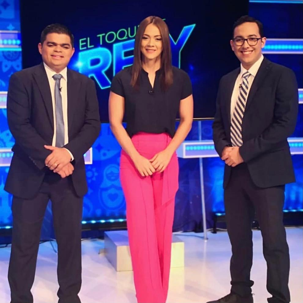 DeportesTVC's tweet photo. ¡No te lo pierdas!

Este sábado a las 11:00 am en #ToquedeRely por @TSiHonduras se emitirá un reportaje especial en memoria del Maestro Chelato Uclés https://t.co/yVaiKpDBtl
