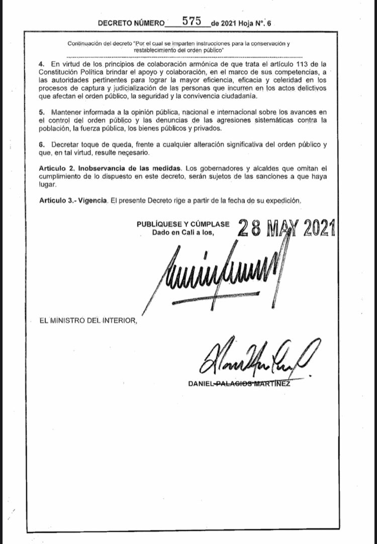 berenicebedoya1's tweet photo. El diálogo es la solución a esta crisis nacional, NO la militarización. Presidente @IvanDuque, escuche y de respuesta a los reclamos de Colombia. Firme la primera línea para un cambio social. 
#PrimeraLineaEs #ColombiaNecesita https://t.co/KLCOy8xLbB