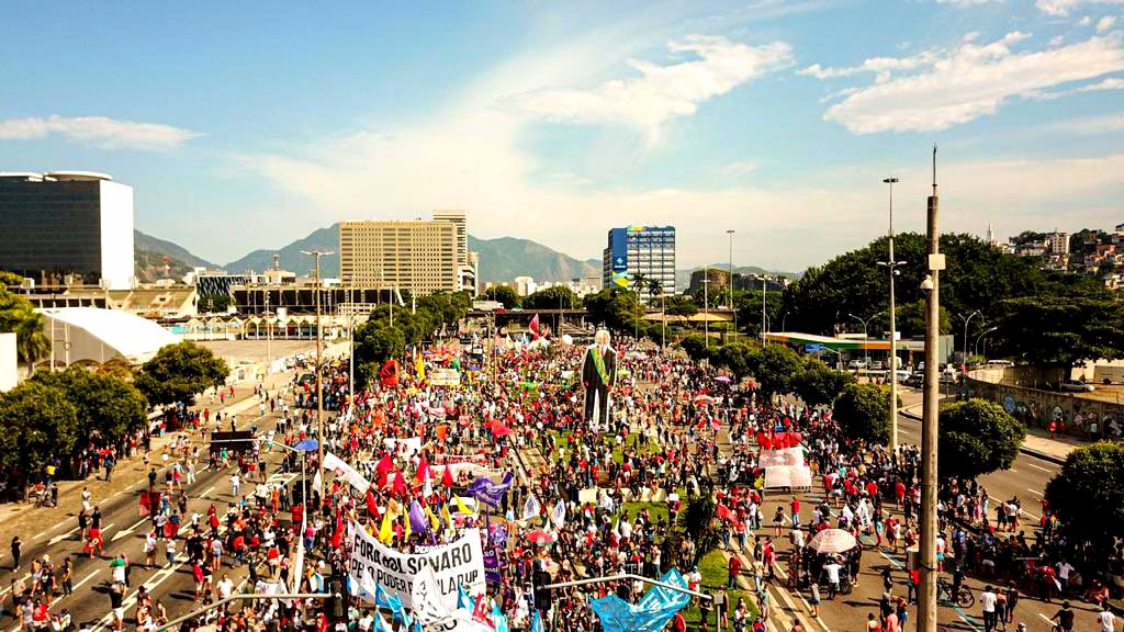 Rembodinho's tweet photo. ✊ O Rio dando a resposta ao genocida!
#ForaBolsonaro
 #29MForaBolsonaro #29MPovoNasRuas https://t.co/N5920RItqi