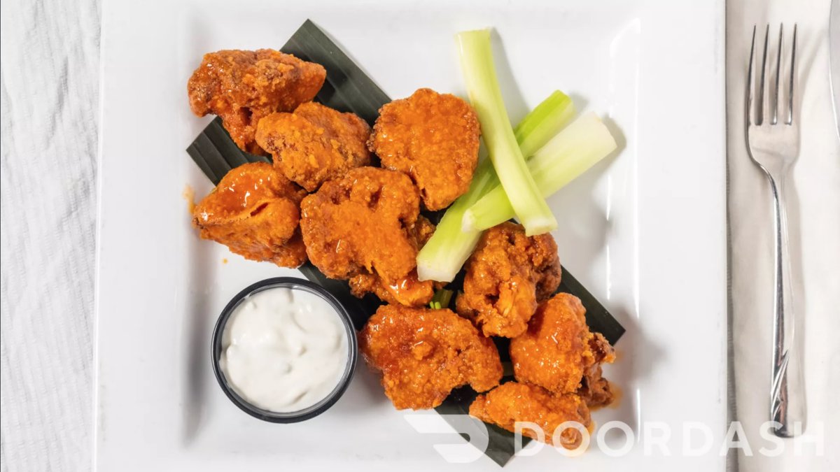 Kick off your (slightly rainy) memorial day weekend with Amy and Matt this afternoon! Stop in for $4 tequila sunrises and $5.50 Cloudy pints all day. Pair it with our handmade cauliflower wings or try them via delivery with Doordash.