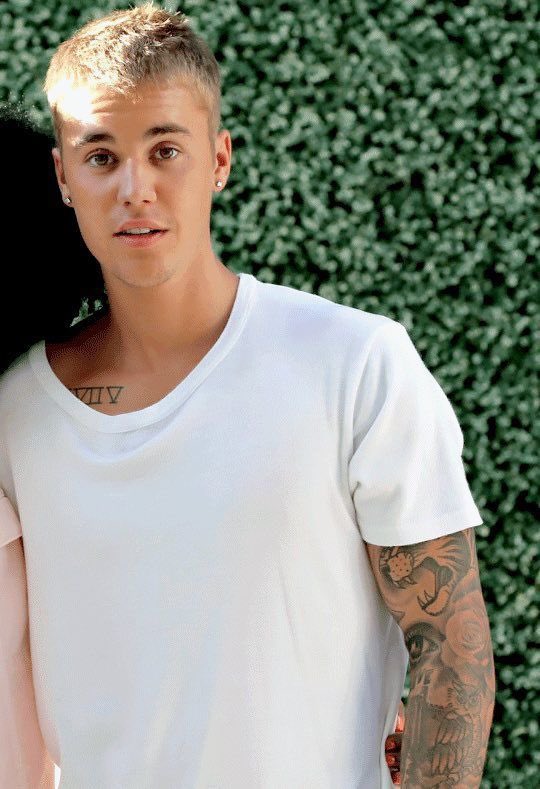 ArchivesJB's tweet image. I’m voting for @justinbieber at the Juno Awards #JFCJustinBieber!