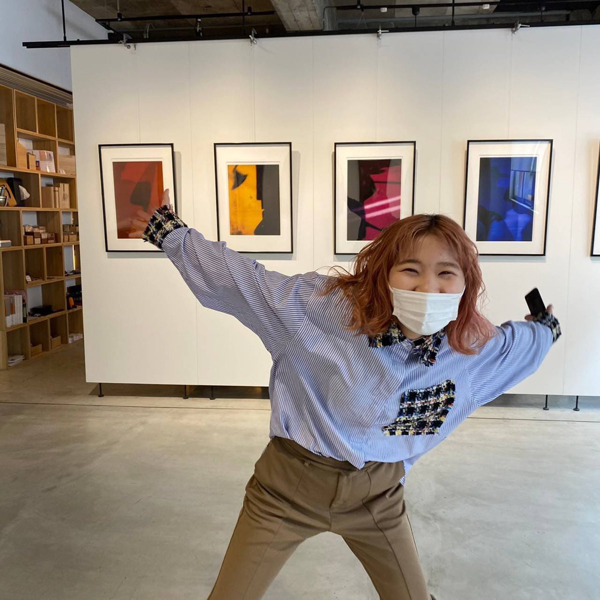 dance_kiso's tweet photo. 部員紹介🍊～2年生編⑤～
【みゆ】
kiso2年生の超ド天然代表②の看護学生🙋‍♀️フワフワしててたまに何喋ってるか分からない💭みゆに健康診断されたら血管外されちゃうカモ⁉️
【みらい】
しっかり者キソーのお母さん🤱💚立ったまま寝るのが得意で(？)どんなジャンルもこなせちゃうキレッキレのダンサー！？ https://t.co/vov7U8qkgu