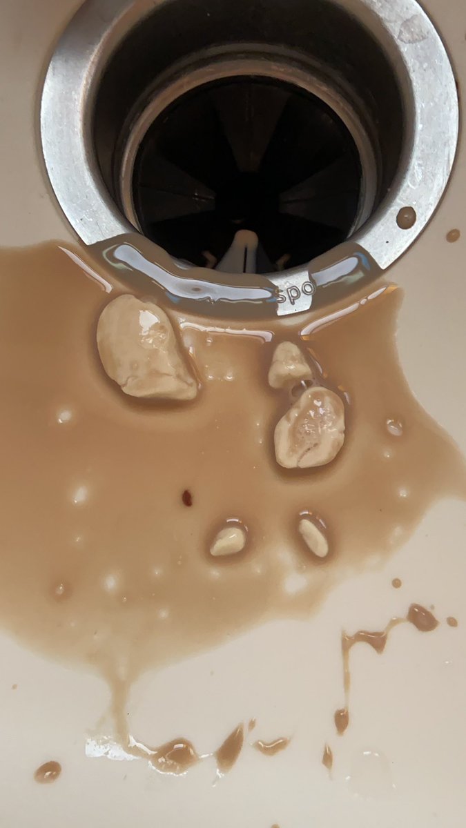 TastyTuck's tweet photo. Hey @Chobani what is this? It came out of a brand new creamer https://t.co/BtiGfbqTxp
